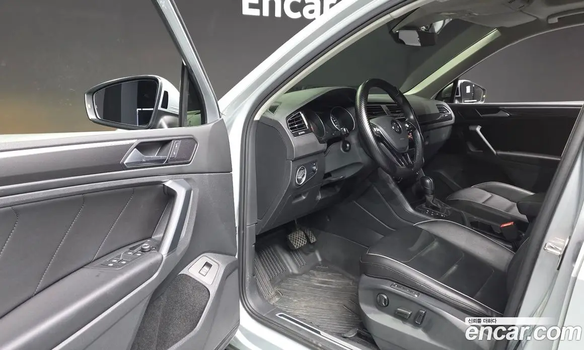 Volkswagen Tiguan 2020 2.0 автомат (гидро), фото 13 Volkswagen Tiguan 2020 2.0 автомат (гидро), фото 13