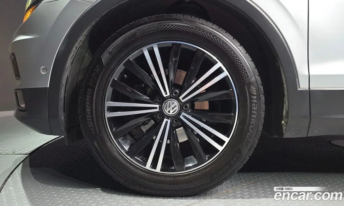 Volkswagen Tiguan 2020 2.0 автомат (гидро), фото 5 Volkswagen Tiguan 2020 2.0 автомат (гидро), фото 5