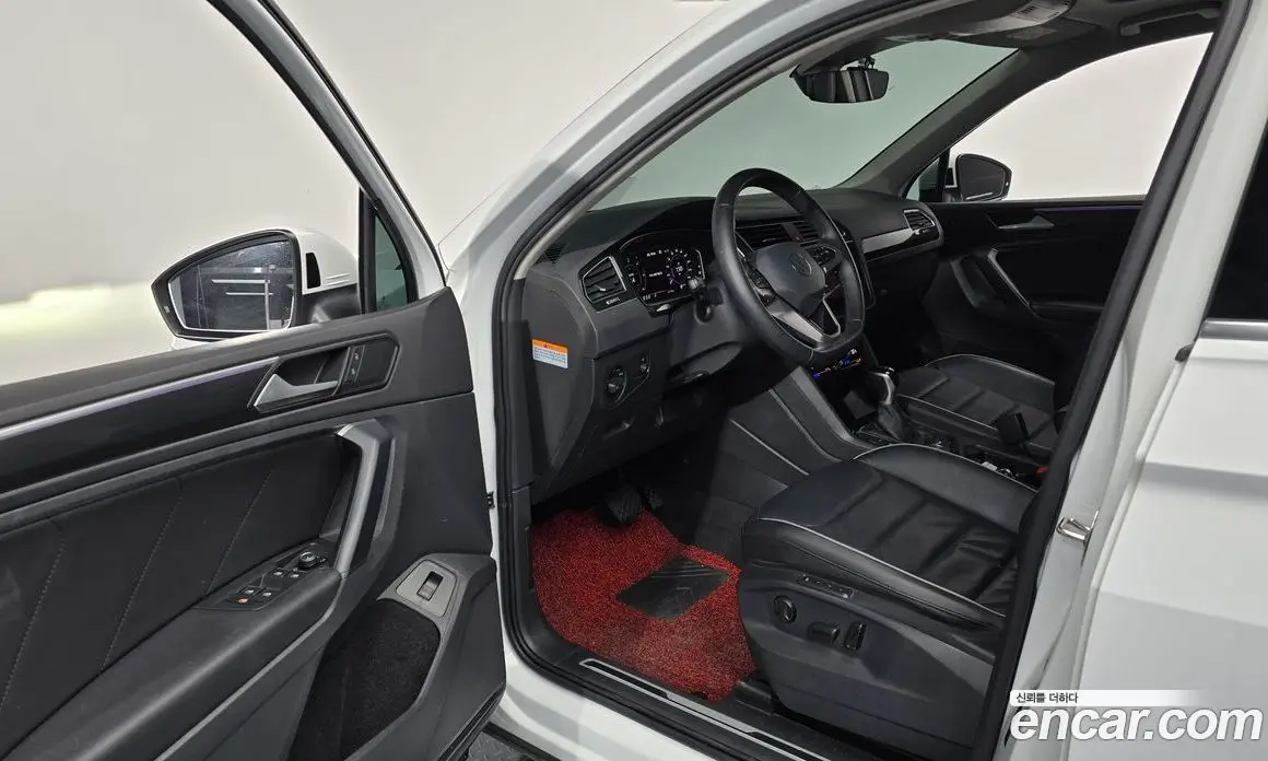 Volkswagen Tiguan 2021 2.0 автомат (гидро), фото 13