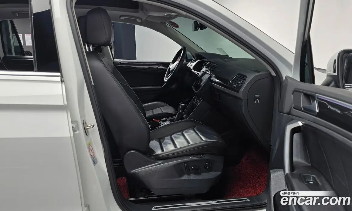 Volkswagen Tiguan 2021 2.0 автомат (гидро), фото 16
