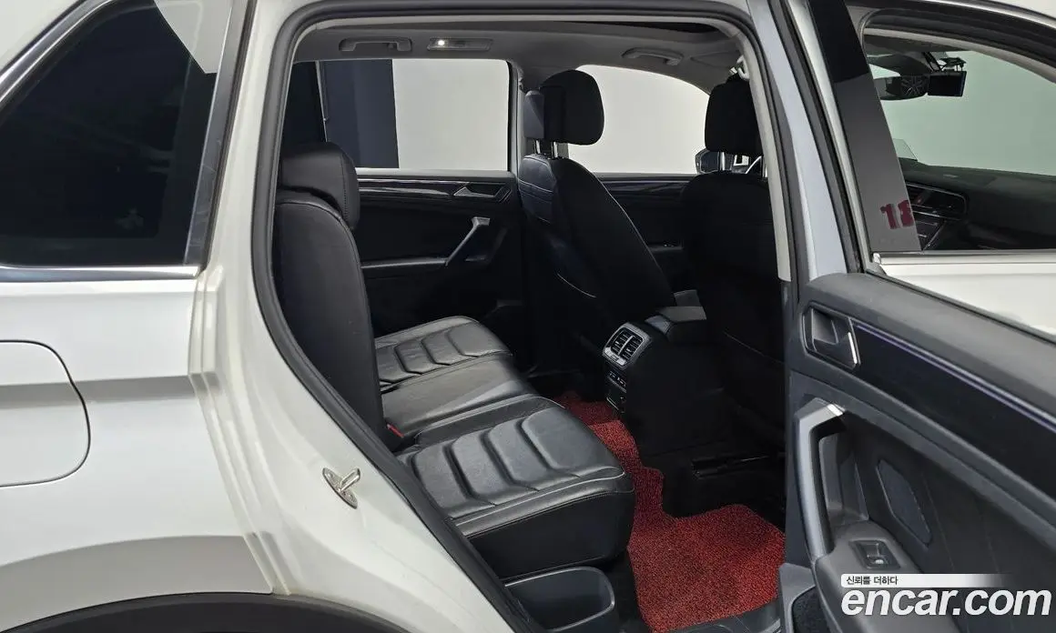 Volkswagen Tiguan 2021 2.0 автомат (гидро), фото 17