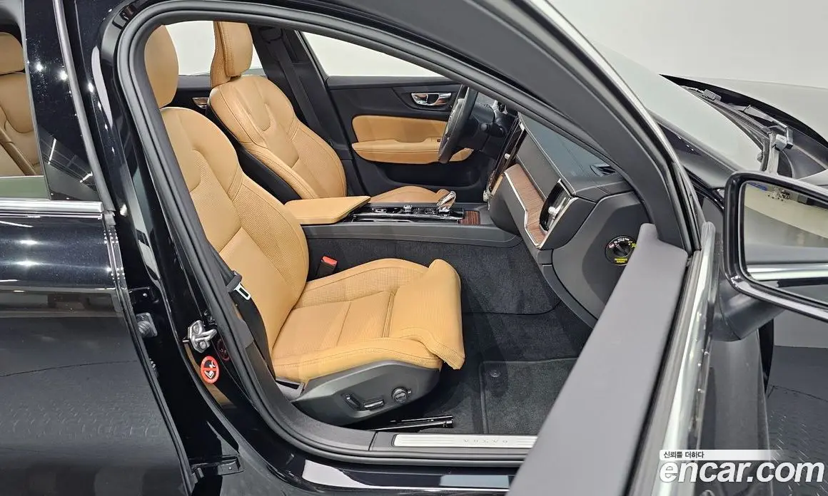 Volvo S60 2022 2.0 автомат (гидро), фото 13 Volvo S60 2022 2.0 автомат (гидро), фото 13