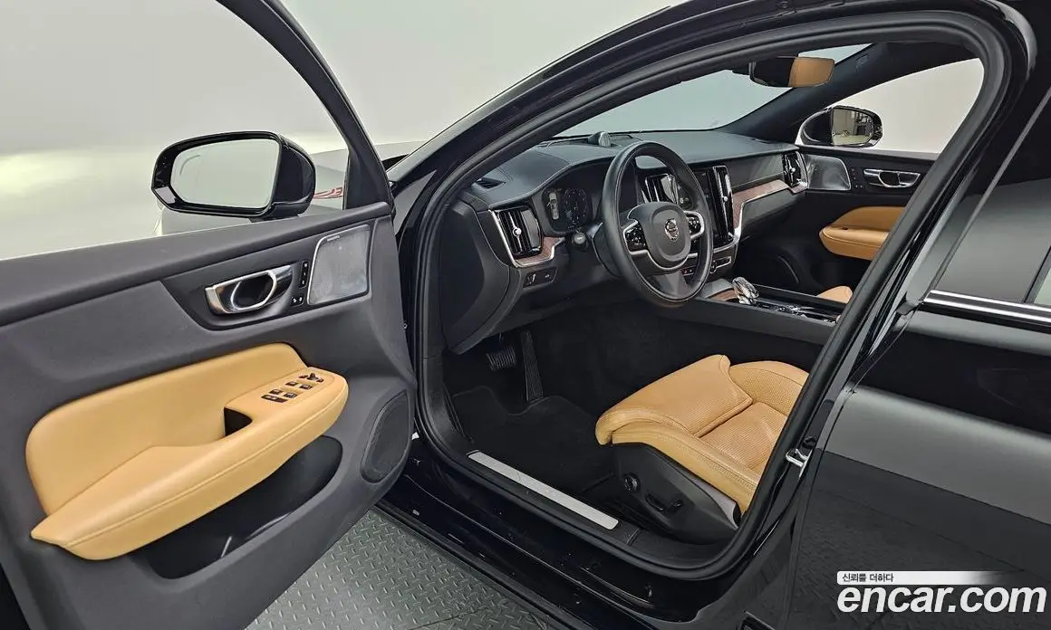 Volvo S60 2022 2.0 автомат (гидро), фото 16 Volvo S60 2022 2.0 автомат (гидро), фото 16