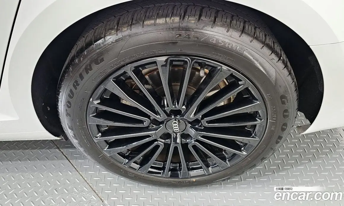 Audi A4 2019 2.0 автомат (гидро), фото 7 Audi A4 2019 2.0 автомат (гидро), фото 7