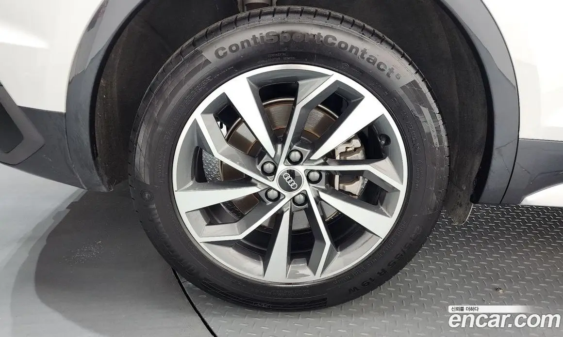 Audi Q5 2022 2.0 автомат (гидро), фото 5