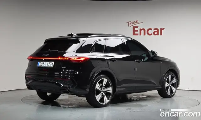 Audi Q5, 2025, 7 985 км