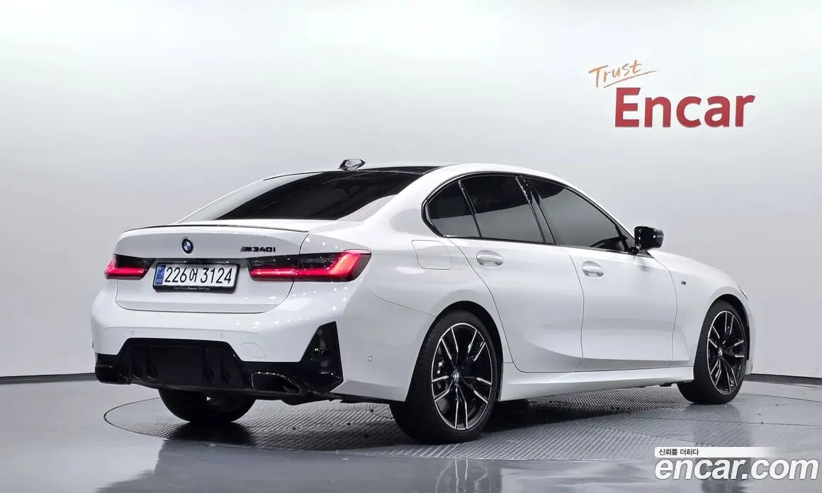 BMW 3 серия 2024 3.0 автомат (гидро), фото 1 BMW 3 серия 2024 3.0 автомат (гидро), фото 1