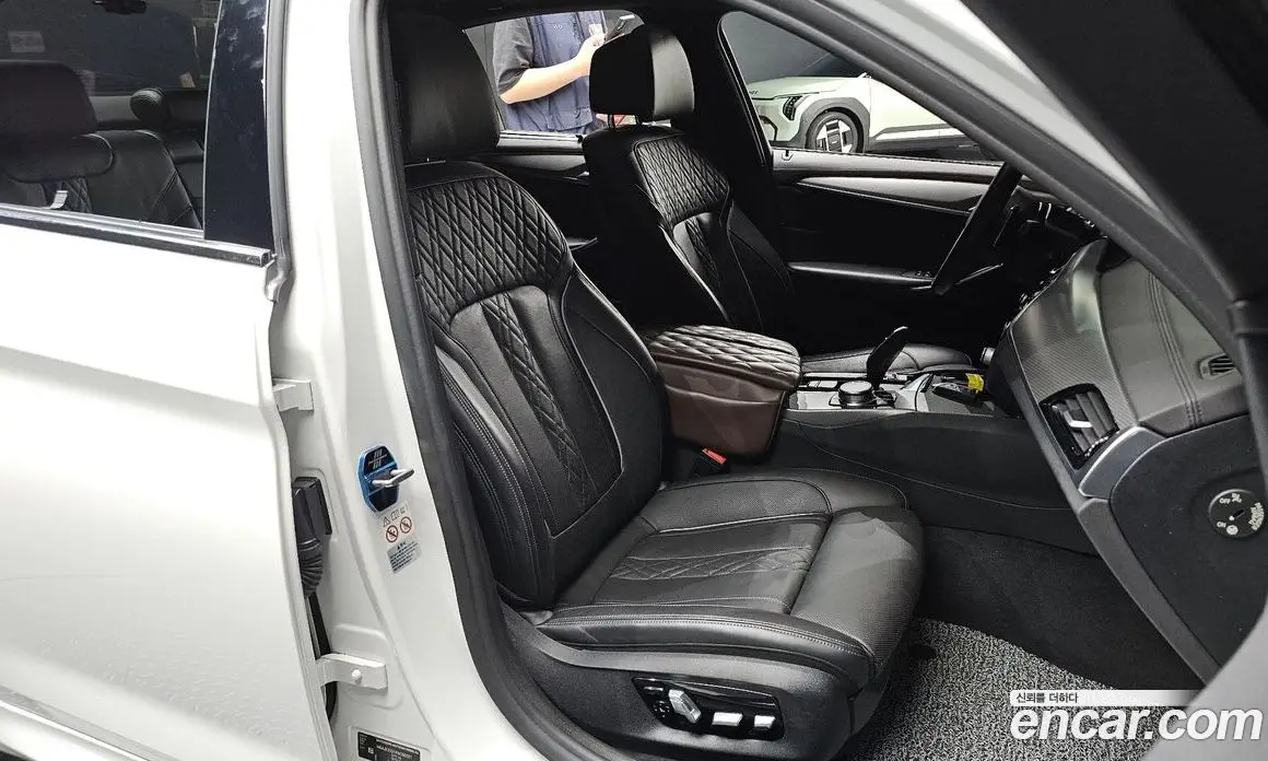 BMW 5 серия 2019 2.0 автомат (гидро), фото 15 BMW 5 серия 2019 2.0 автомат (гидро), фото 15