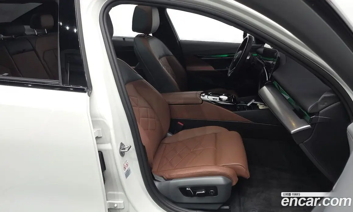 BMW 5 серия 2024 2.0 автомат (гидро), фото 15