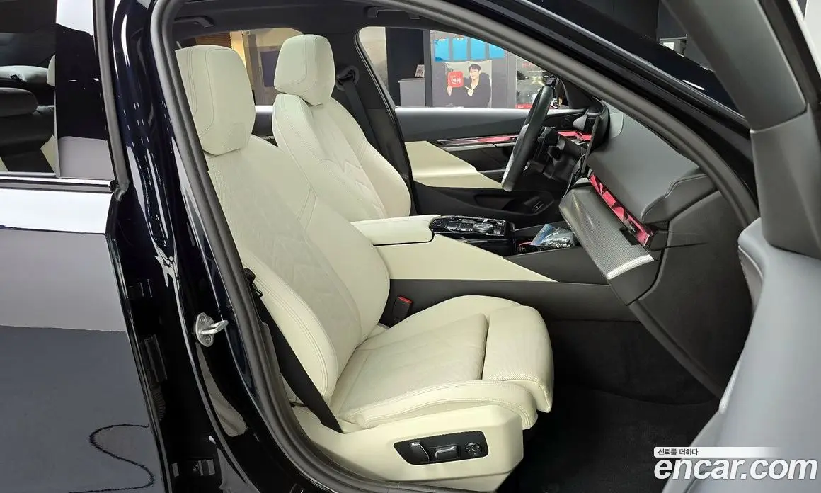 BMW 5 серия 2025 2.0 автомат (гидро), фото 16