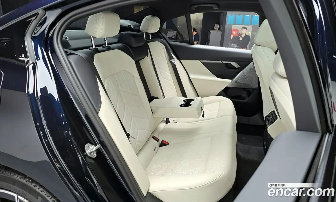 BMW 5 серия 2025 2.0 автомат (гидро), фото 17