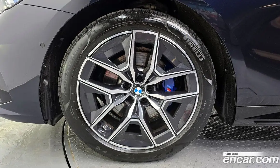 BMW 5 серия 2025 2.0 автомат (гидро), фото 5