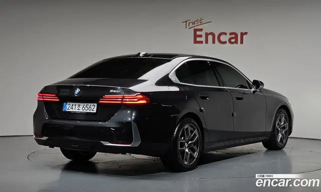 BMW 5 серия, 2025, 7 506 км