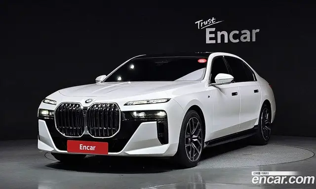BMW 7 серия, 2022, 37 015 км