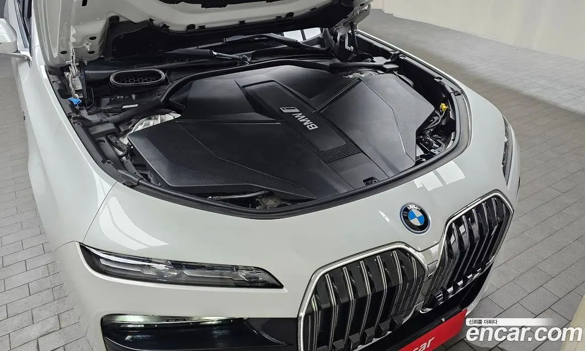 BMW i7 2023 0.3 автомат (гидро), фото 6