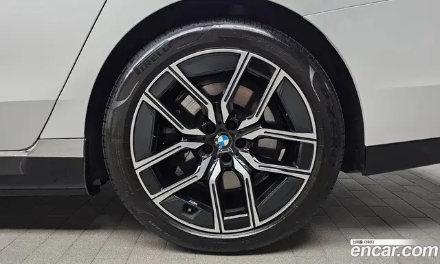 BMW i7 2023 0.3 автомат (гидро), миниатюра 7