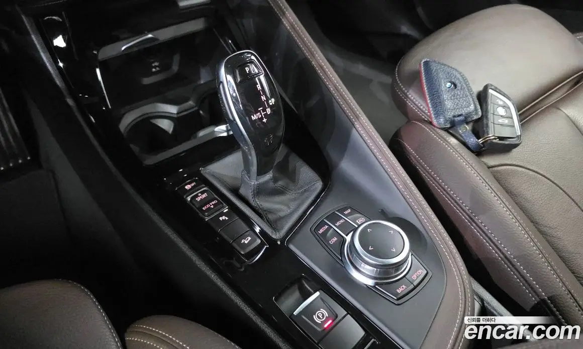 BMW X1 2022 2.0 автомат (гидро), фото 12