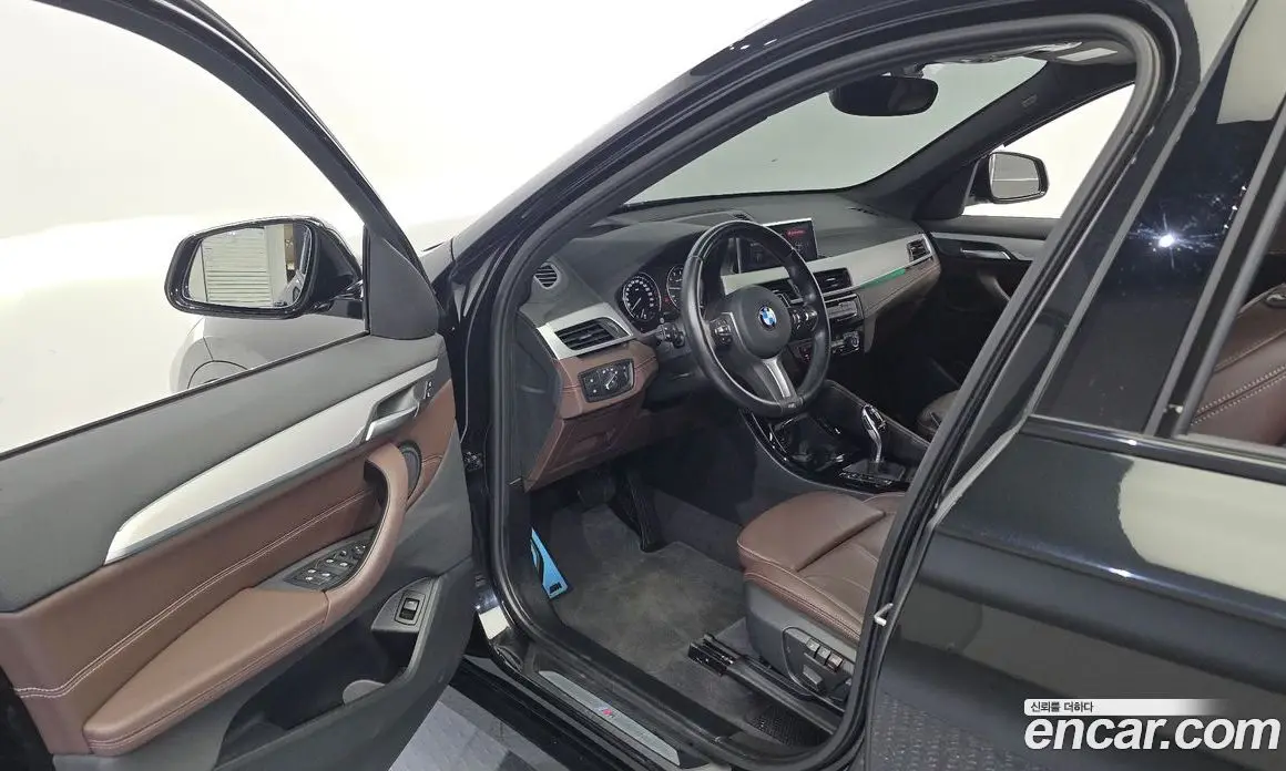 BMW X1 2022 2.0 автомат (гидро), фото 13