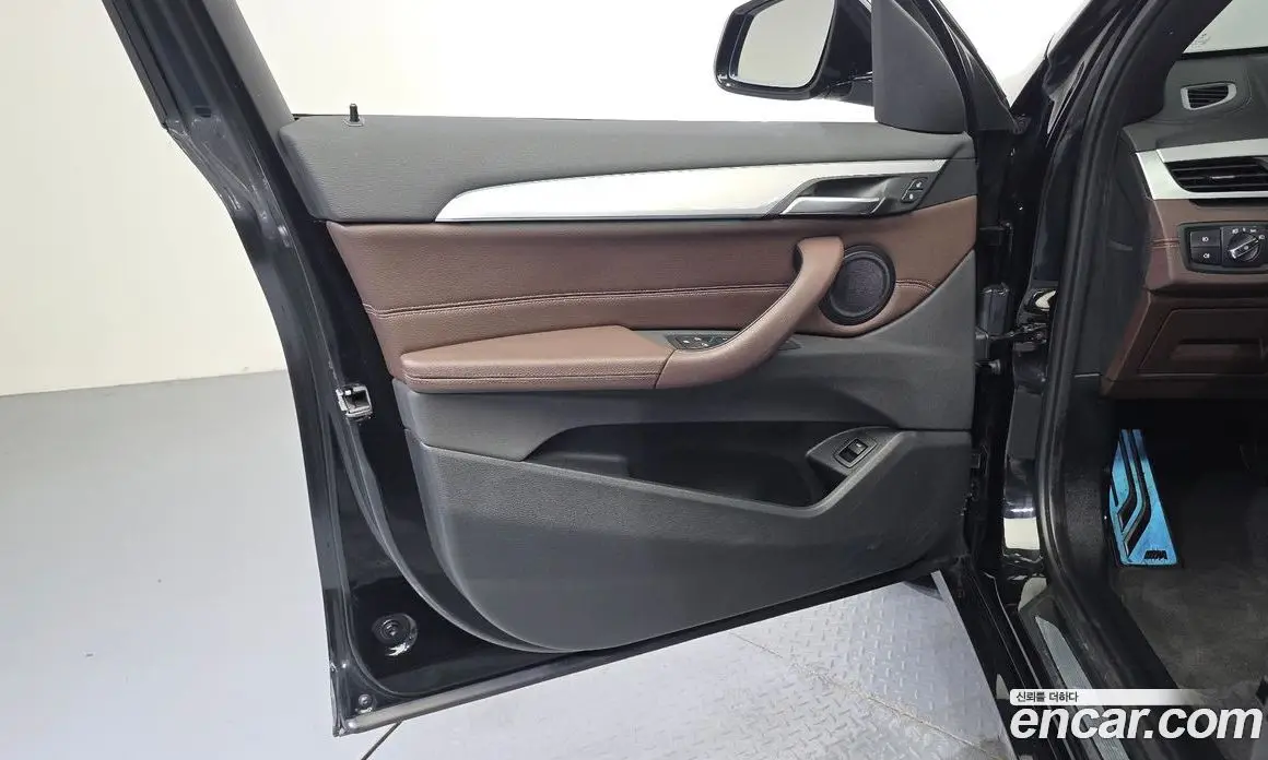 BMW X1 2022 2.0 автомат (гидро), фото 14