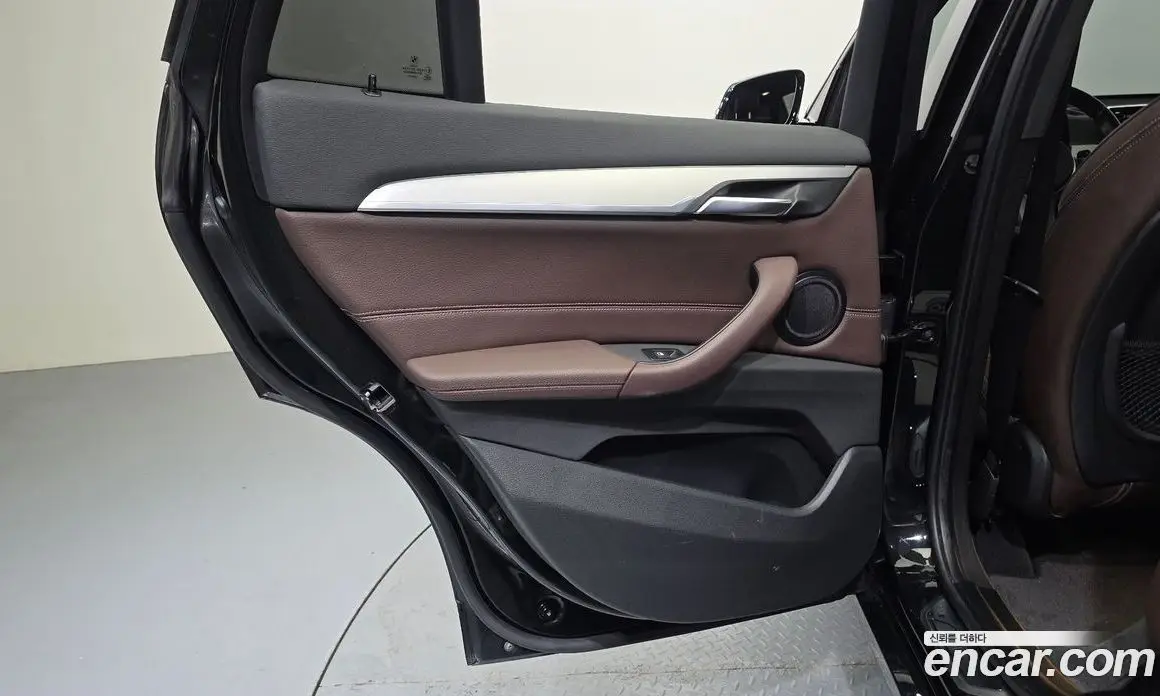 BMW X1 2022 2.0 автомат (гидро), фото 15