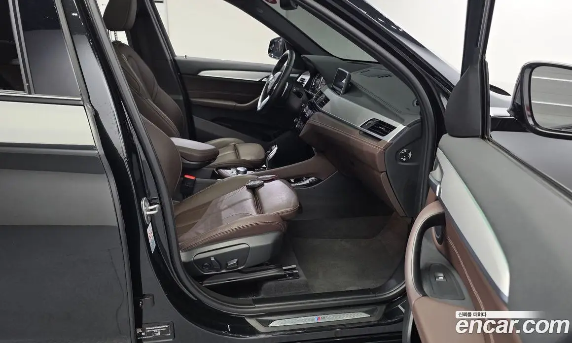 BMW X1 2022 2.0 автомат (гидро), фото 16
