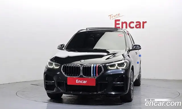 BMW X1 2022 2.0 автомат (гидро), миниатюра 3