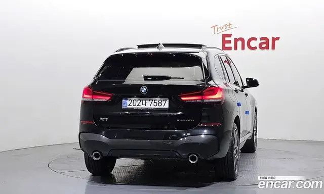 BMW X1 2022 2.0 автомат (гидро), миниатюра 4