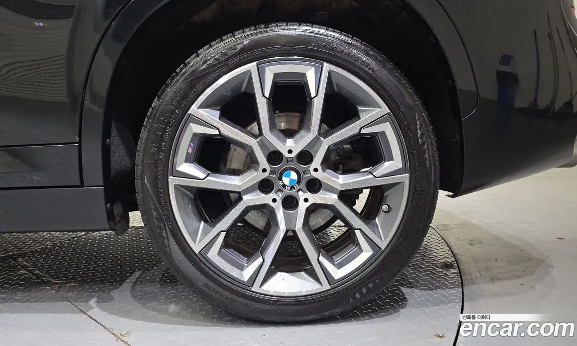BMW X1 2022 2.0 автомат (гидро), фото 7