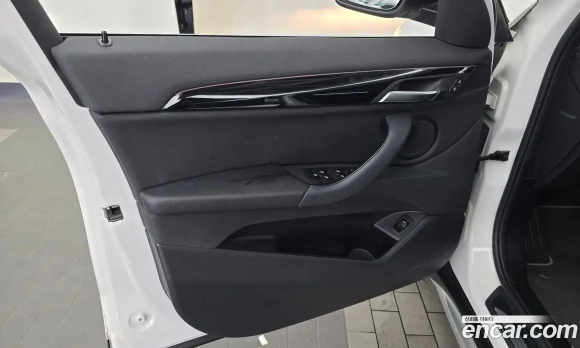BMW X1 2022 2.0 автомат (гидро), фото 14