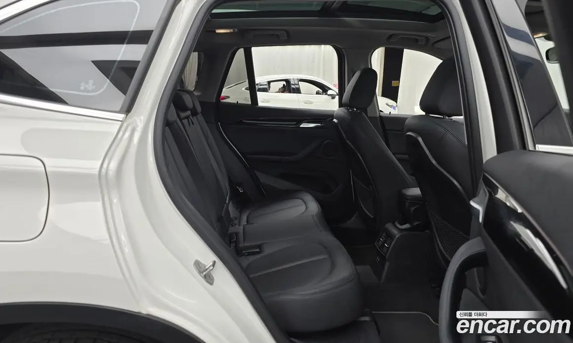 BMW X1 2022 2.0 автомат (гидро), фото 17