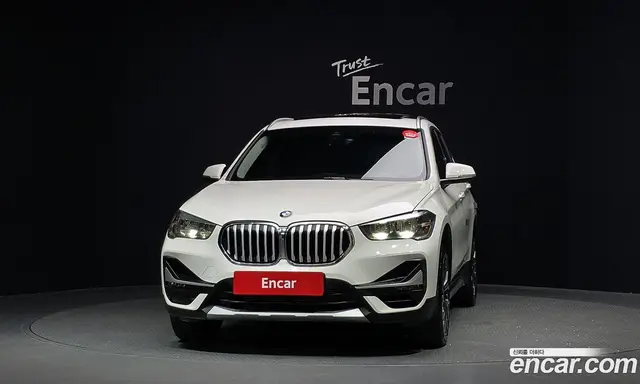BMW X1 2022 2.0 автомат (гидро), миниатюра 3