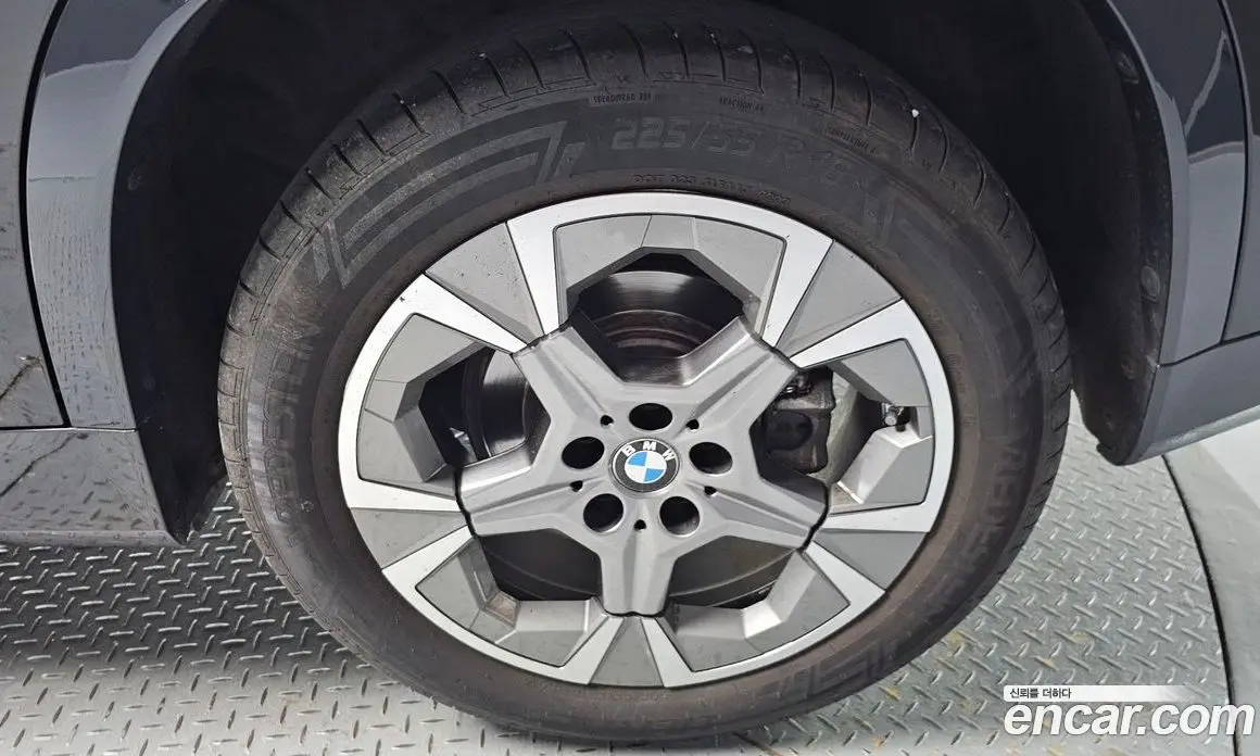 BMW X1 2024 2.0 автомат (гидро), фото 7