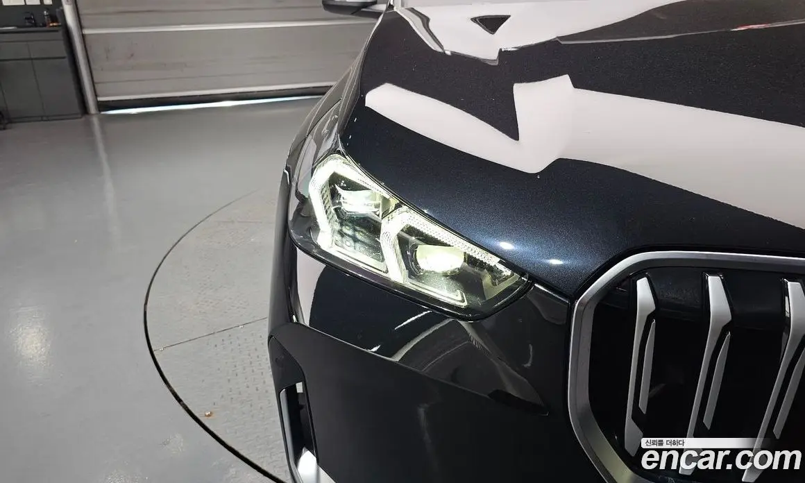 BMW X1 2024 2.0 автомат (гидро), фото 8