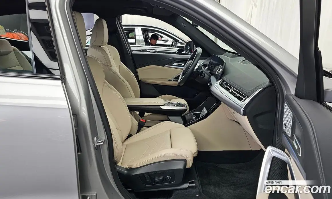 BMW X1 2025 2.0 автомат (гидро), фото 17