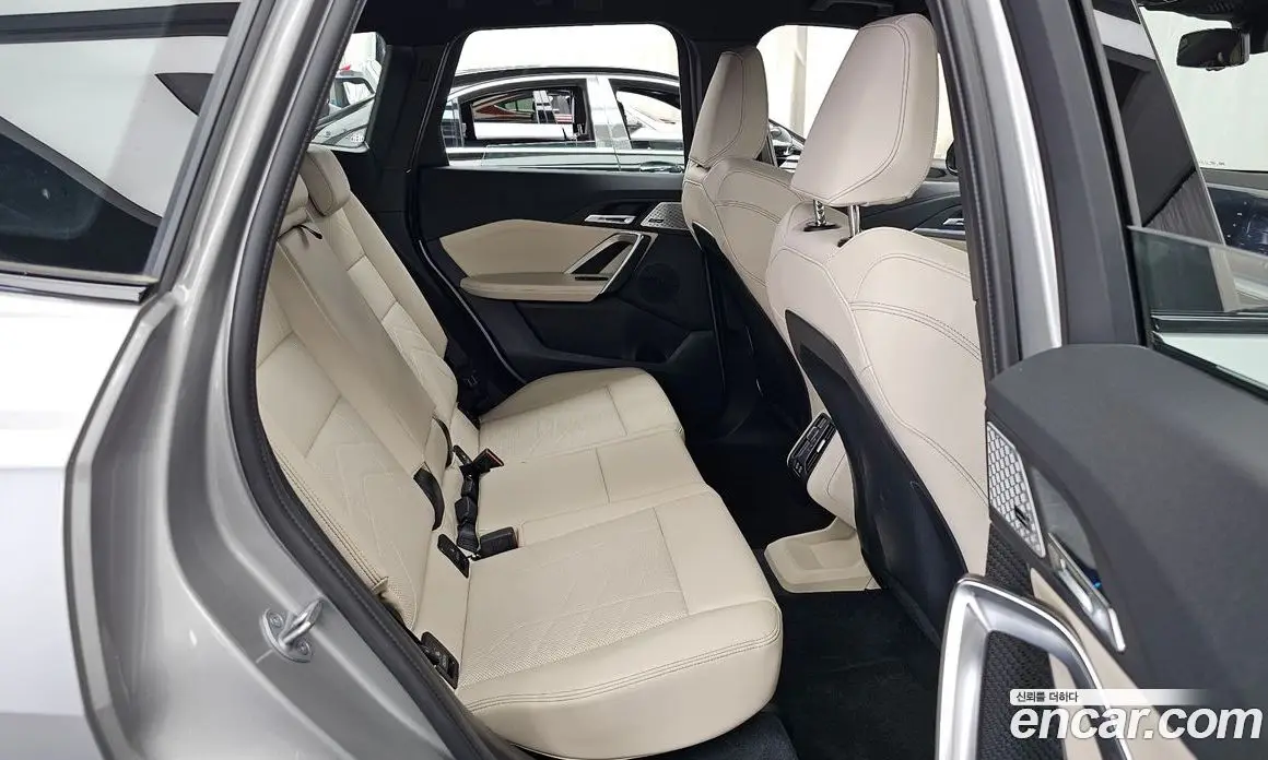 BMW X1 2025 2.0 автомат (гидро), фото 18