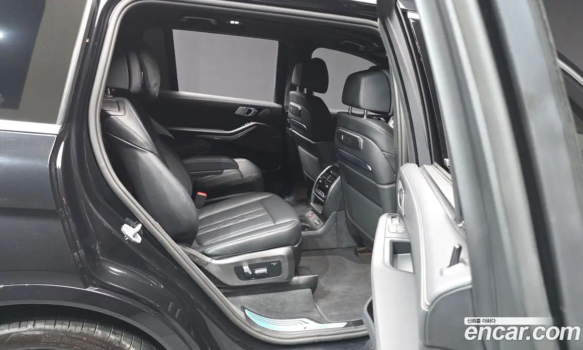 BMW X7 2025 3.0 автомат (гидро), фото 17
