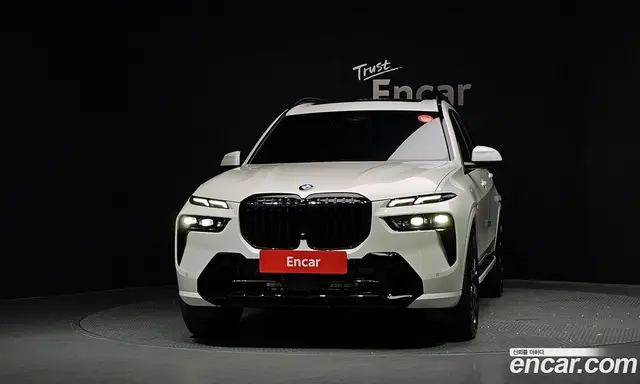BMW X7 2025 3.0 автомат (гидро), миниатюра 3