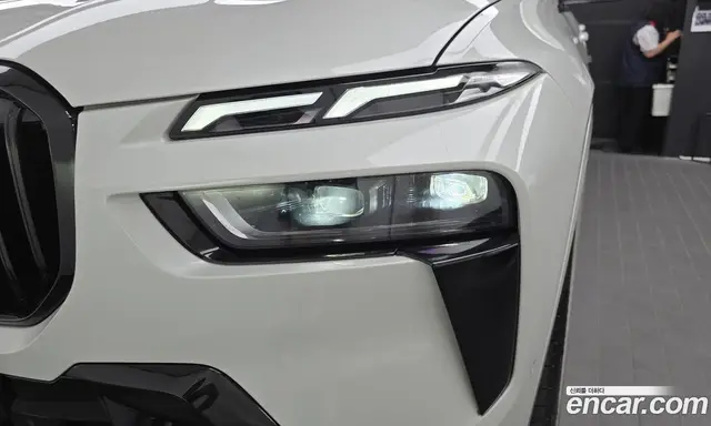 BMW X7 2025 3.0 автомат (гидро), миниатюра 8