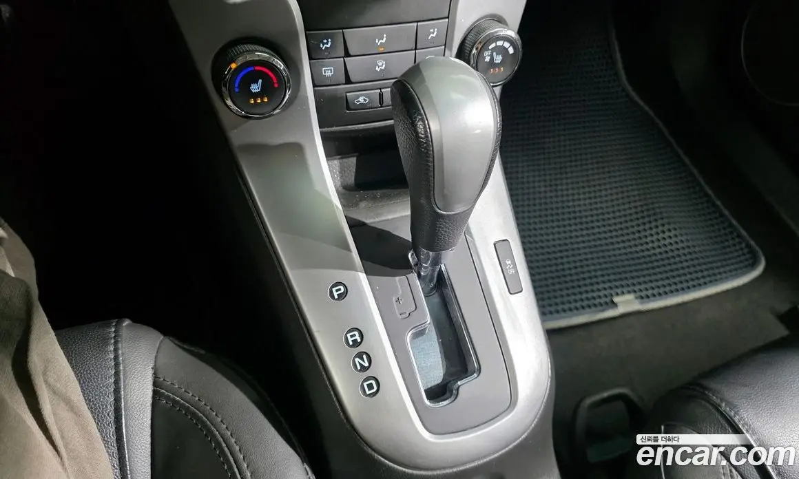 Chevrolet Cruze 2011 1.8 автомат (гидро), фото 12