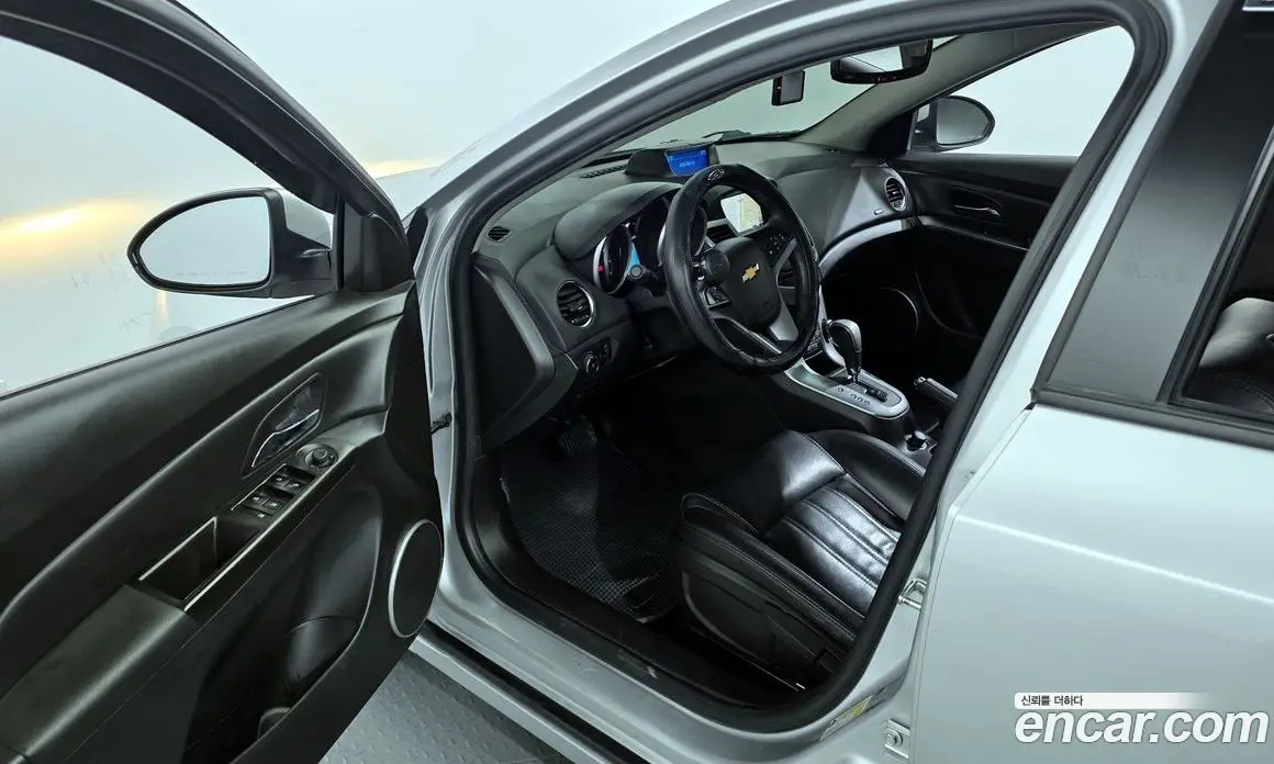 Chevrolet Cruze 2011 1.8 автомат (гидро), фото 13