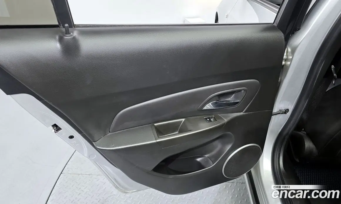 Chevrolet Cruze 2011 1.8 автомат (гидро), фото 15