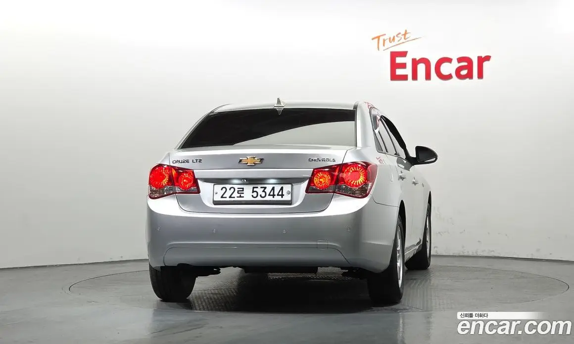 Chevrolet Cruze 2011 1.8 автомат (гидро), фото 4