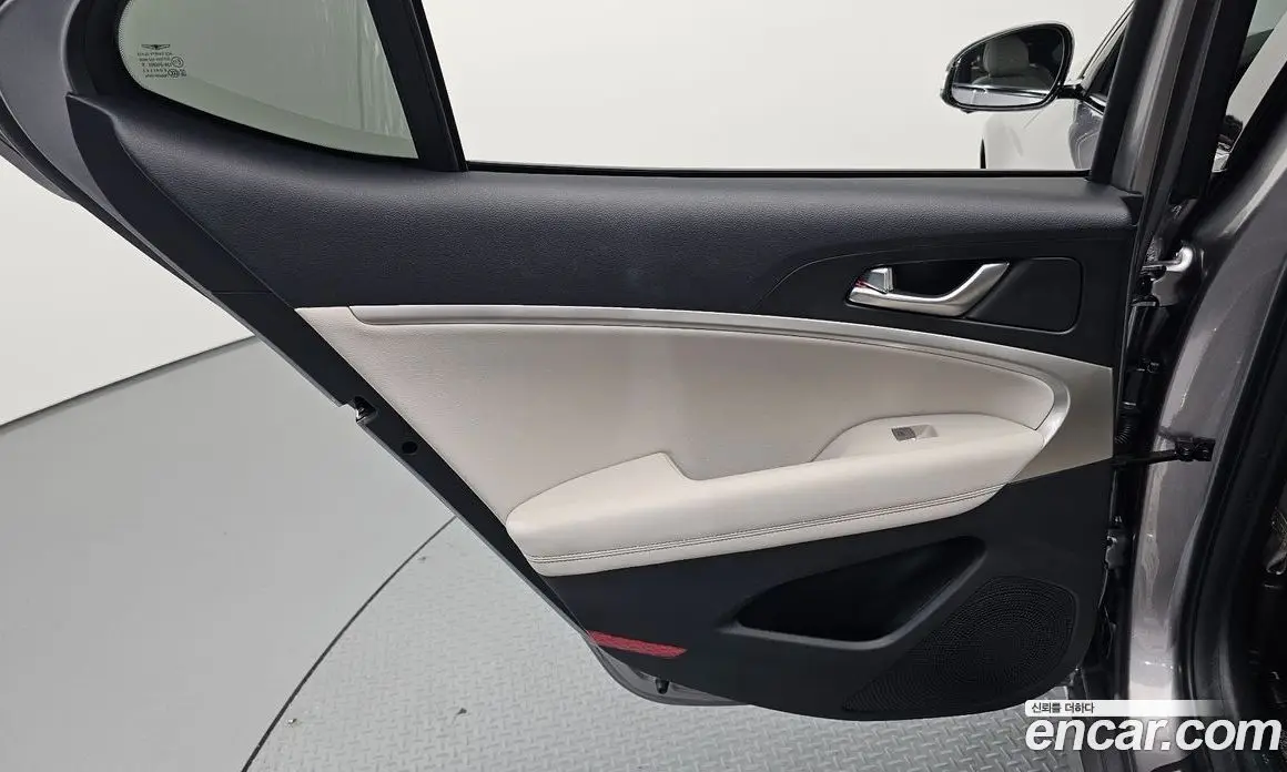 Genesis G70 2021 2.0 автомат (гидро), фото 15 Genesis G70 2021 2.0 автомат (гидро), фото 15