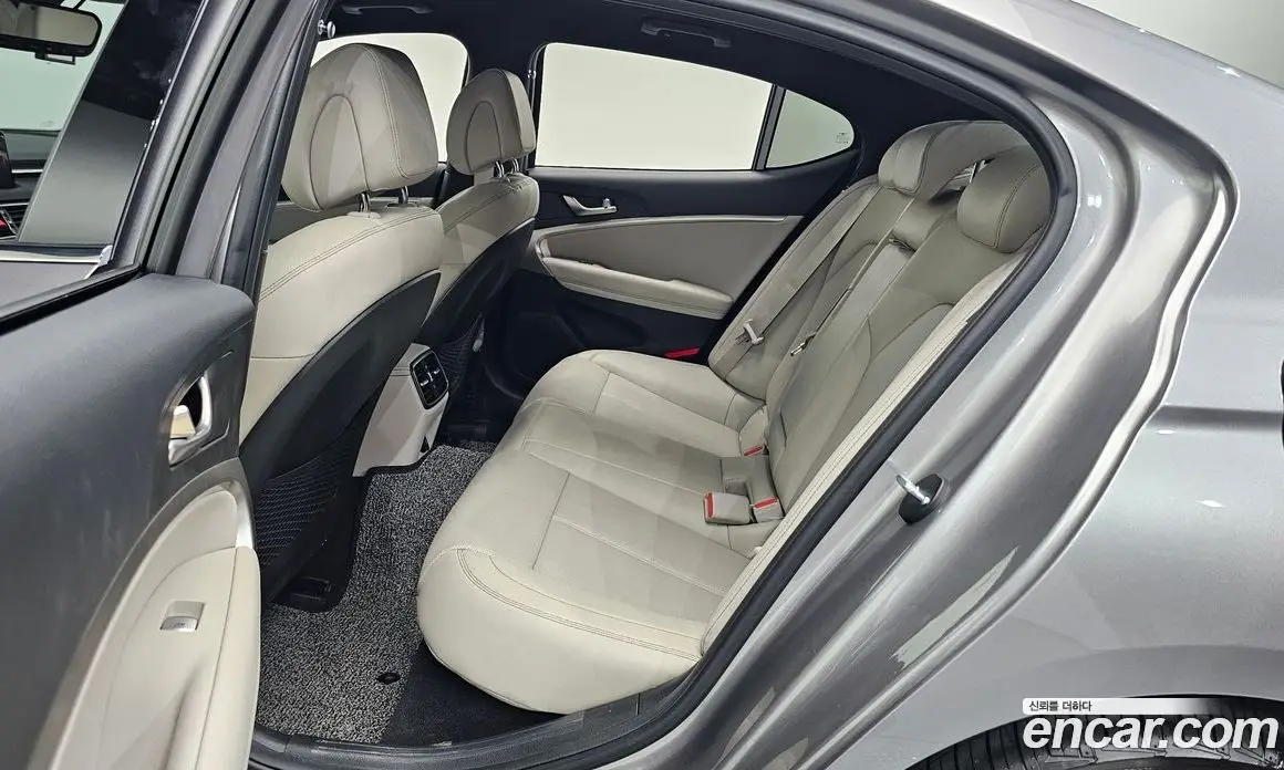 Genesis G70 2021 2.0 автомат (гидро), фото 17 Genesis G70 2021 2.0 автомат (гидро), фото 17