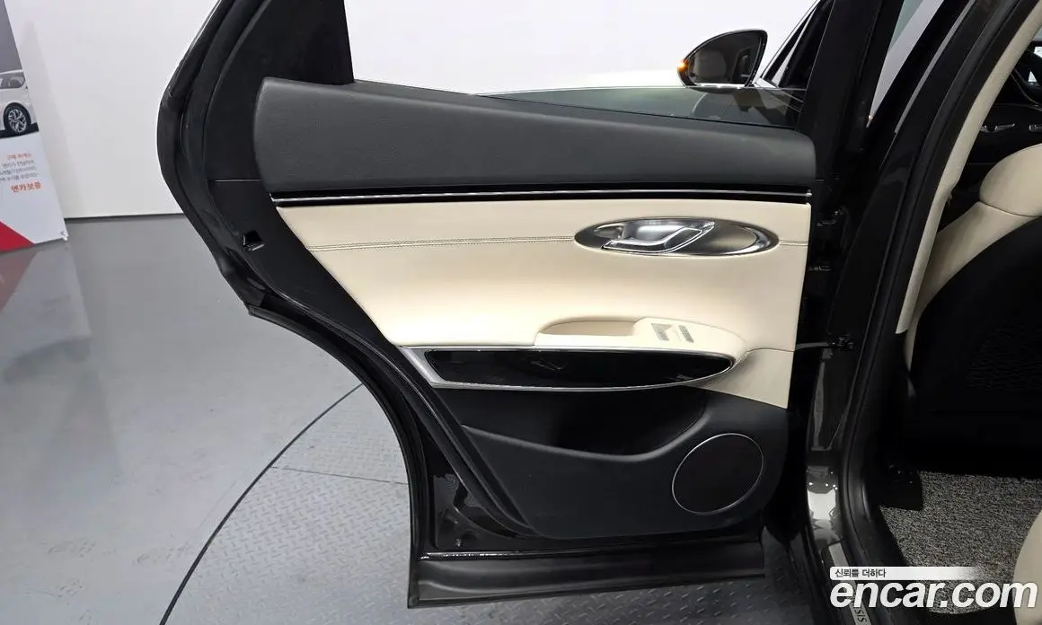 Genesis GV70 2023 2.5 автомат (гидро), фото 14
