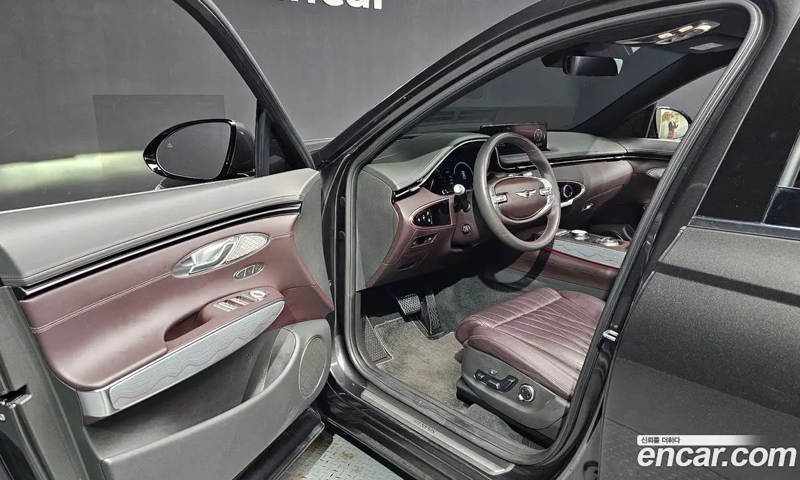Genesis GV70 2023 3.5 автомат (гидро), фото 16 Genesis GV70 2023 3.5 автомат (гидро), фото 16