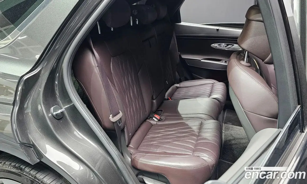 Genesis GV70 2023 3.5 автомат (гидро), фото 17 Genesis GV70 2023 3.5 автомат (гидро), фото 17