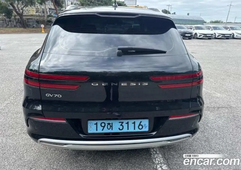 Genesis GV70 2024 1.0 автомат (гидро), фото 3 Genesis GV70 2024 1.0 автомат (гидро), фото 3