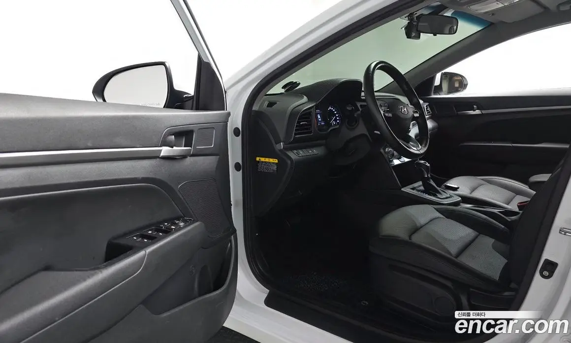 Hyundai Avante 2019 1.6 автомат (гидро), фото 12