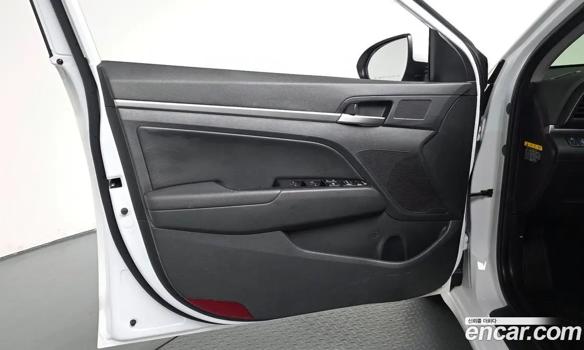 Hyundai Avante 2019 1.6 автомат (гидро), фото 13